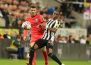 开云官网-尼奇比主场获胜，英冠积分榜稳扎稳打