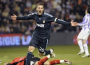 开云官方app入口-卡瓦哈尔点燃赛场，里昂力克曼联背后的战术革命