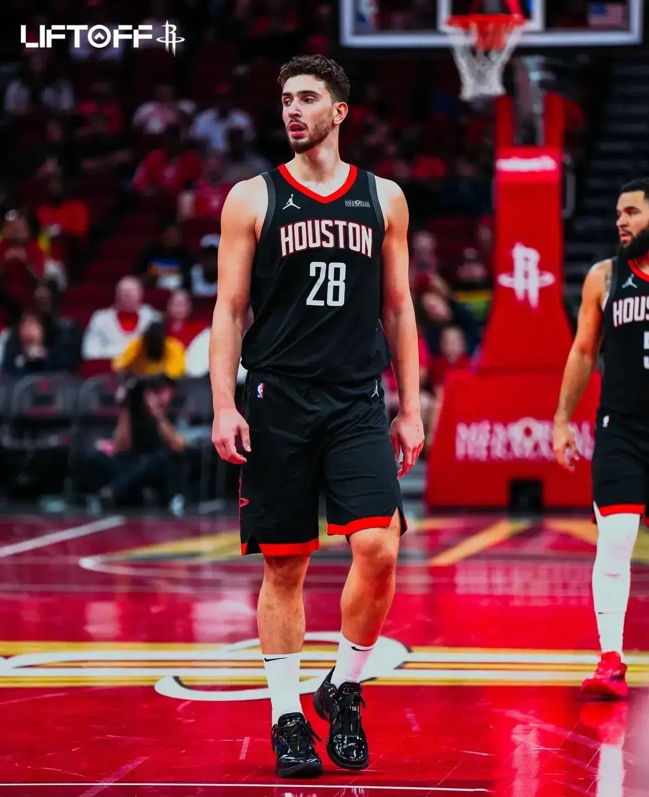 美国男篮鏖战76人，汉密尔顿关键制胜的简单介绍