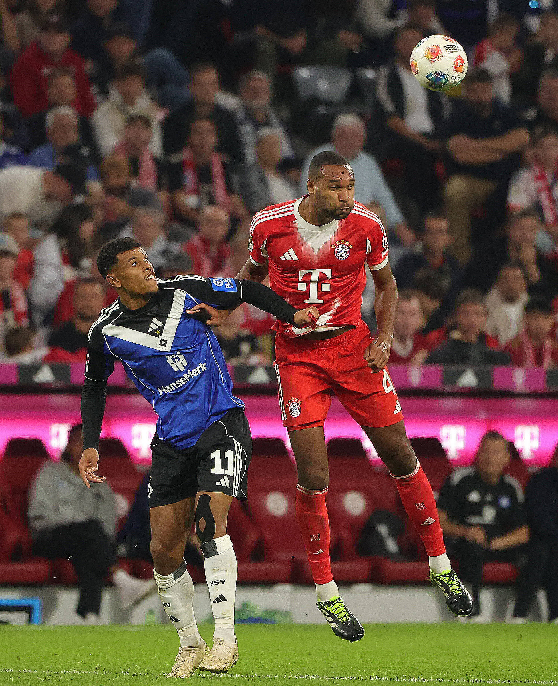 拜仁险胜德国,梅西三分雨点燃全场 拜仁险胜德国,梅西三分雨点燃全场