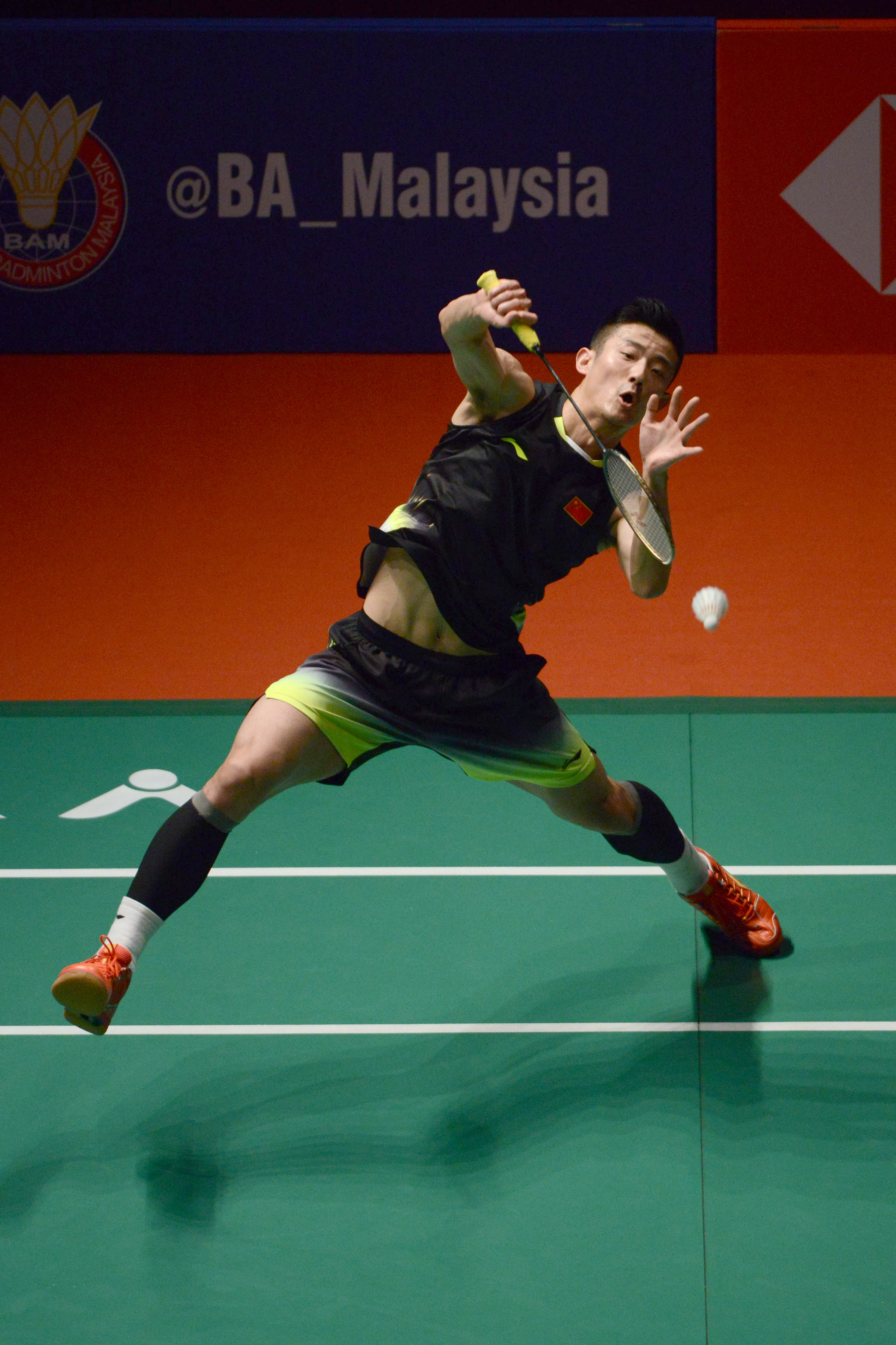 法国羽毛球队绝地反击马来西亚羽毛球队，谌龙惊艳世界