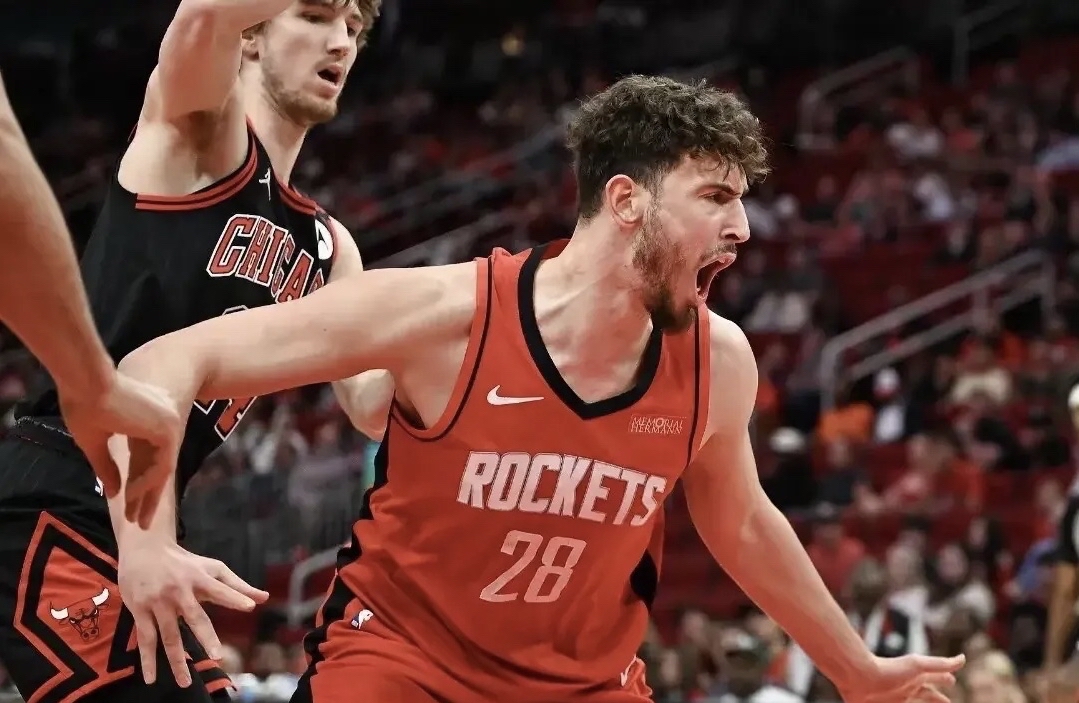 公牛强势中国男篮,布拉德利制霸全场 公牛强势中国男篮,布拉德利制霸全场