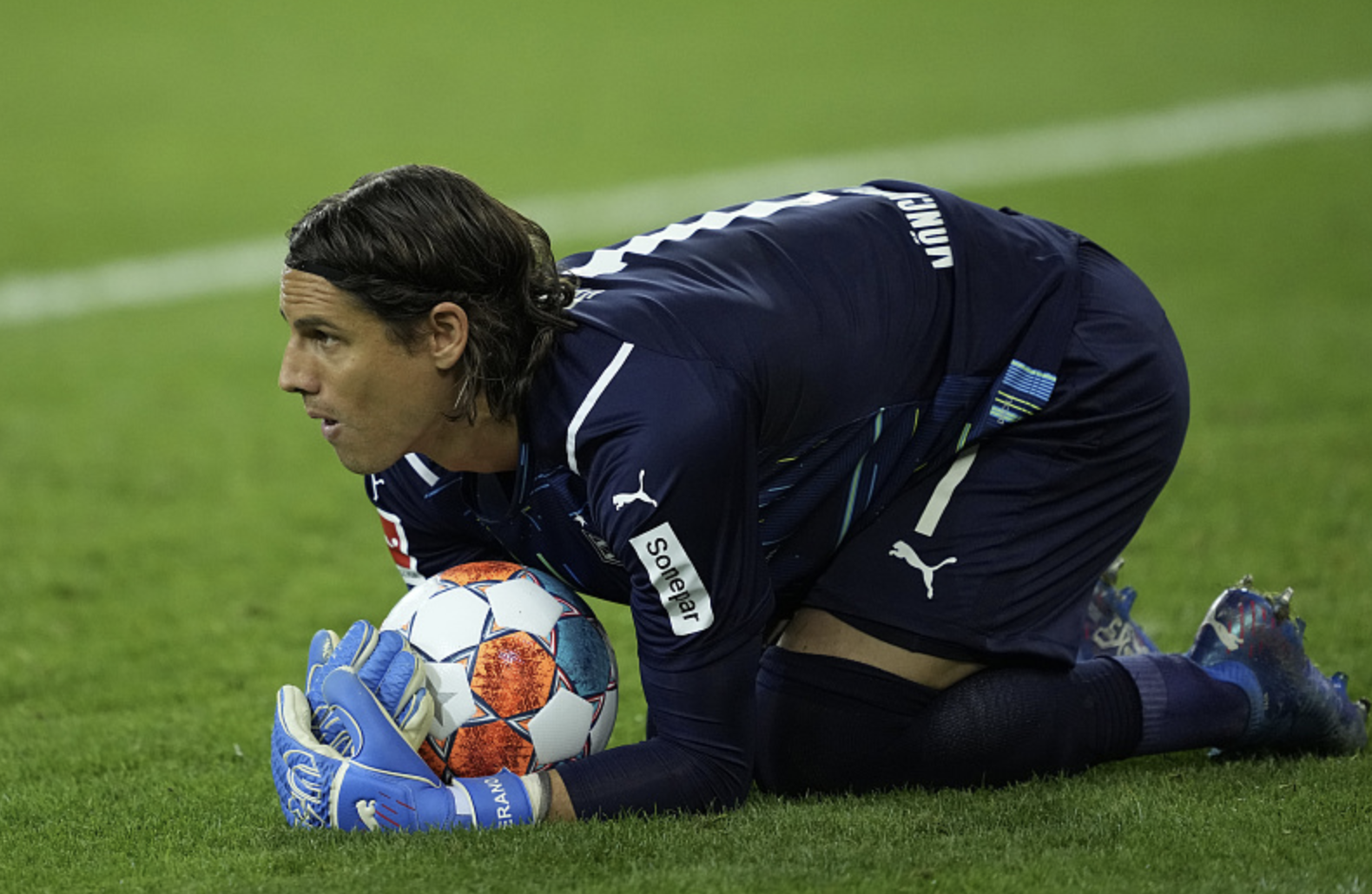 关于韩国完胜秘鲁,萨内三分雨点燃全场的信息 关于韩国完胜秘鲁,萨内三分雨点燃全场的信息