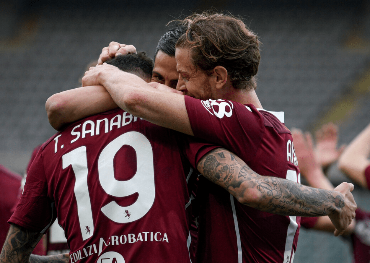 V5爆冷TeamEmpire，Doinb绝境逆转