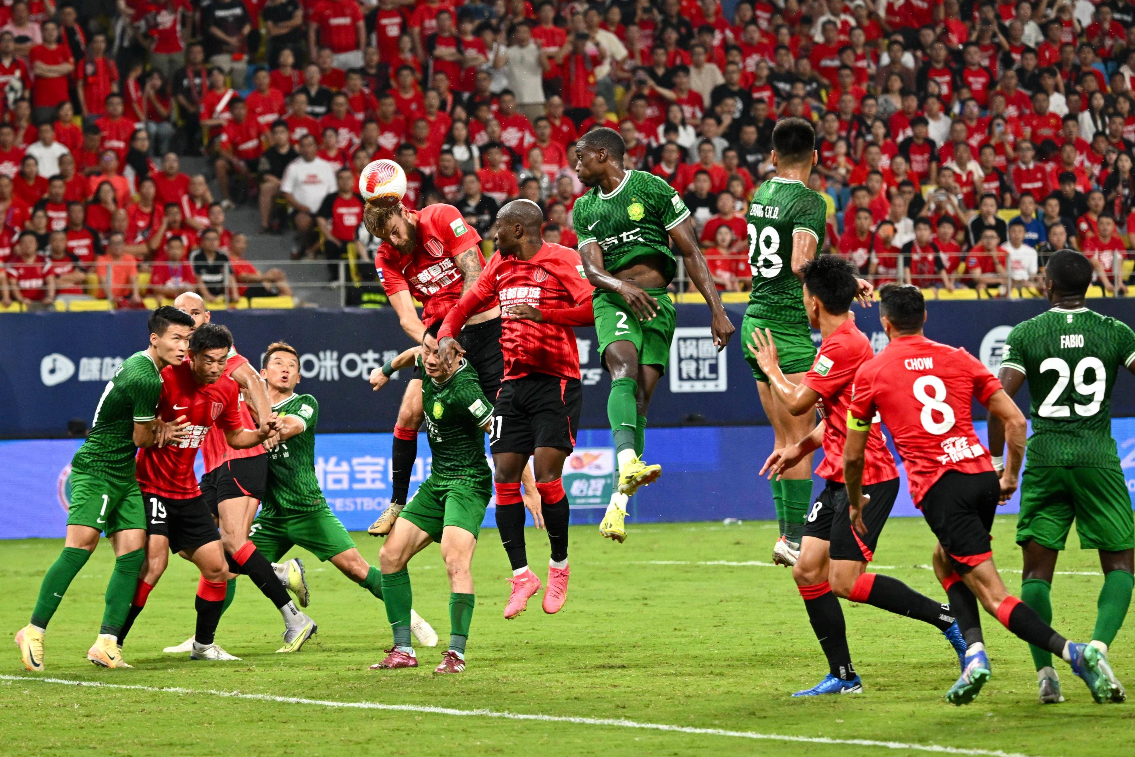 关于国内足球联赛的热门赛事回顾的信息 关于国内足球联赛的热门赛事回顾的信息