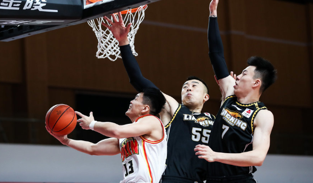 东北德比大战,胜者赢得荣誉 东北德比大战,胜者赢得荣誉